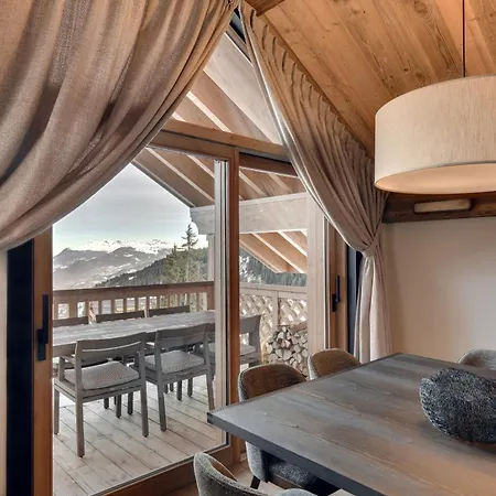 Antares Naos 301 - Luxury Inski Out